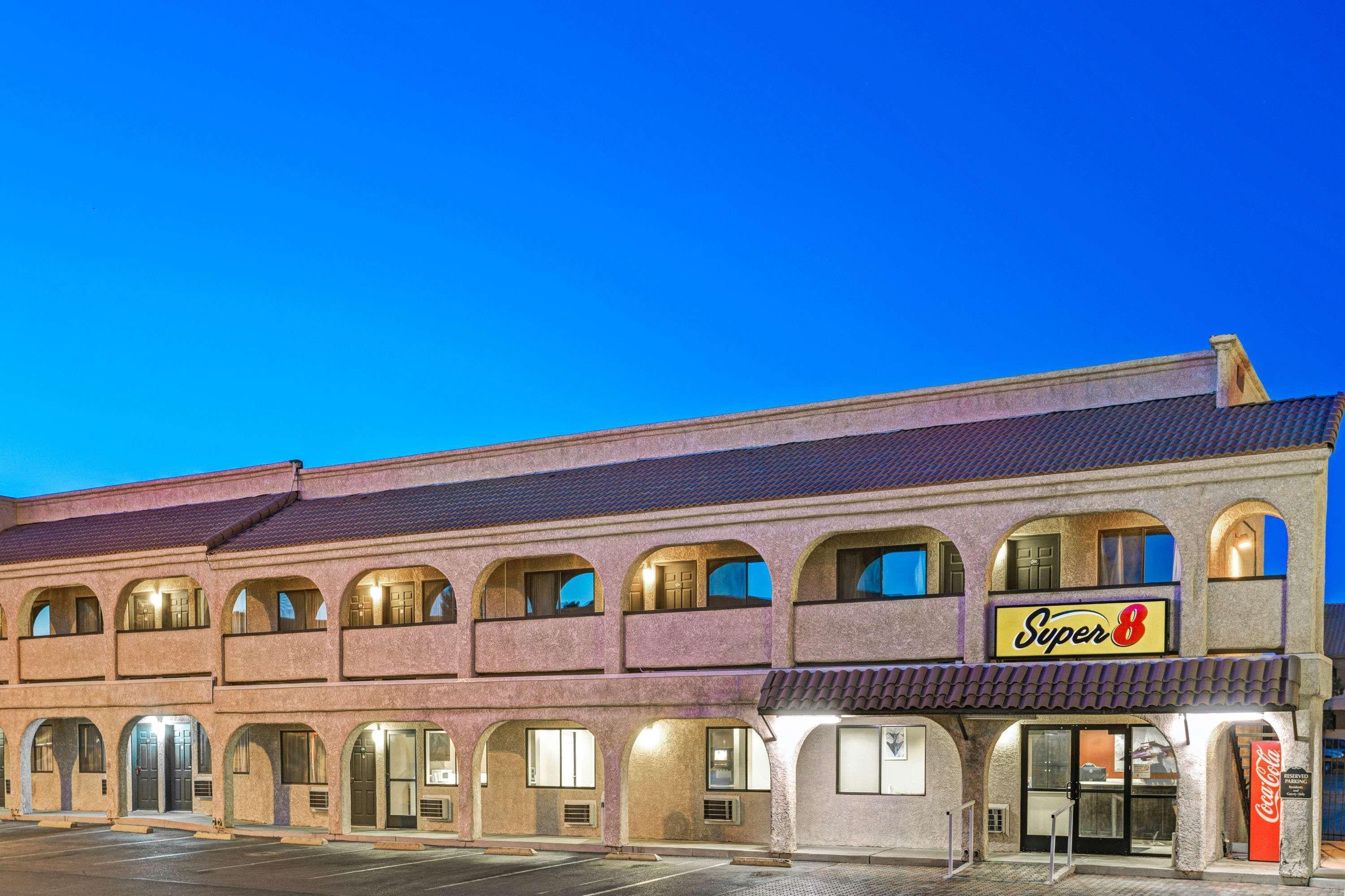 Super 8 By Wyndham Las Vegas Nellis Afb Area Kültér fotó